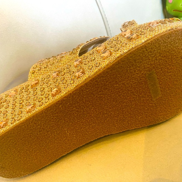 Shoes - Picture 4 of 5